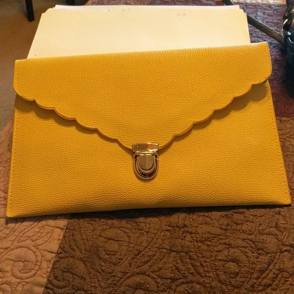 Yellow Clutch NWOT